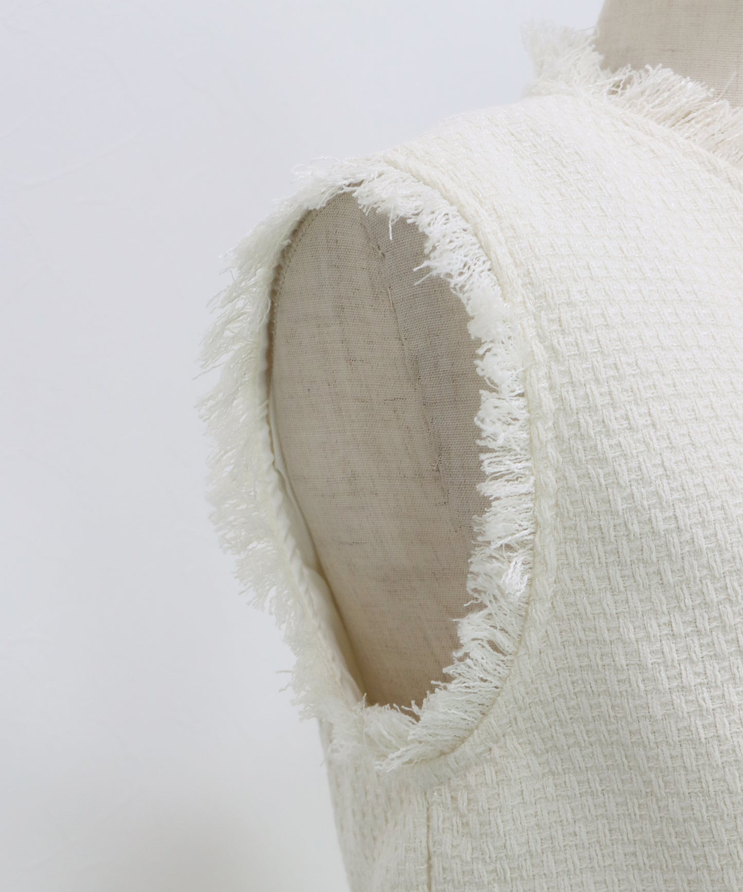 ツイードペプラムフォルムジレ