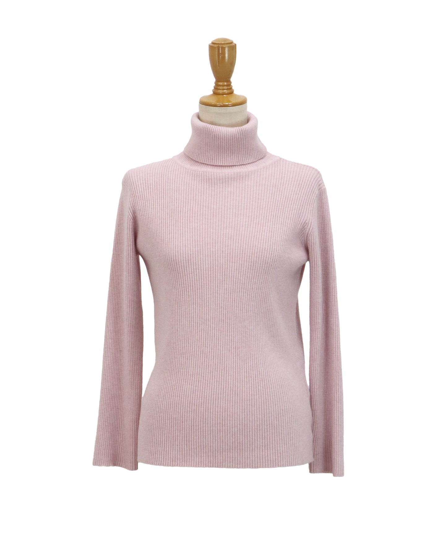 なめらかタートルネックリブニット