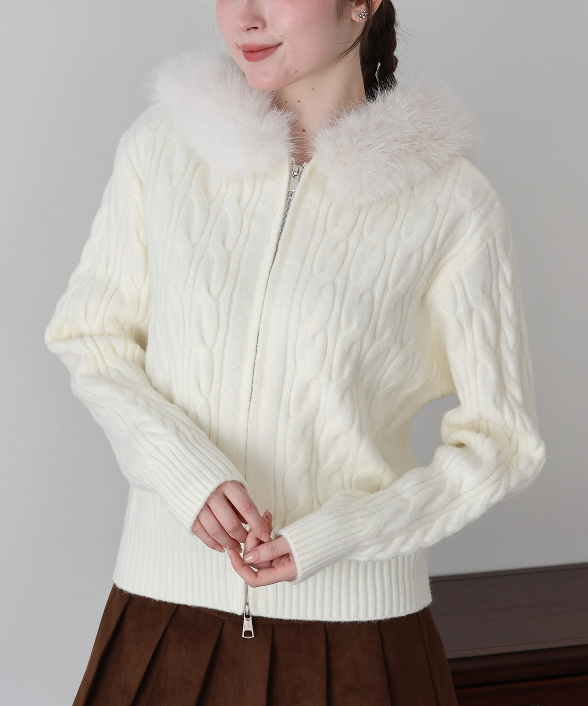 【早割5％OFF】ファーフードケーブルニットパーカー