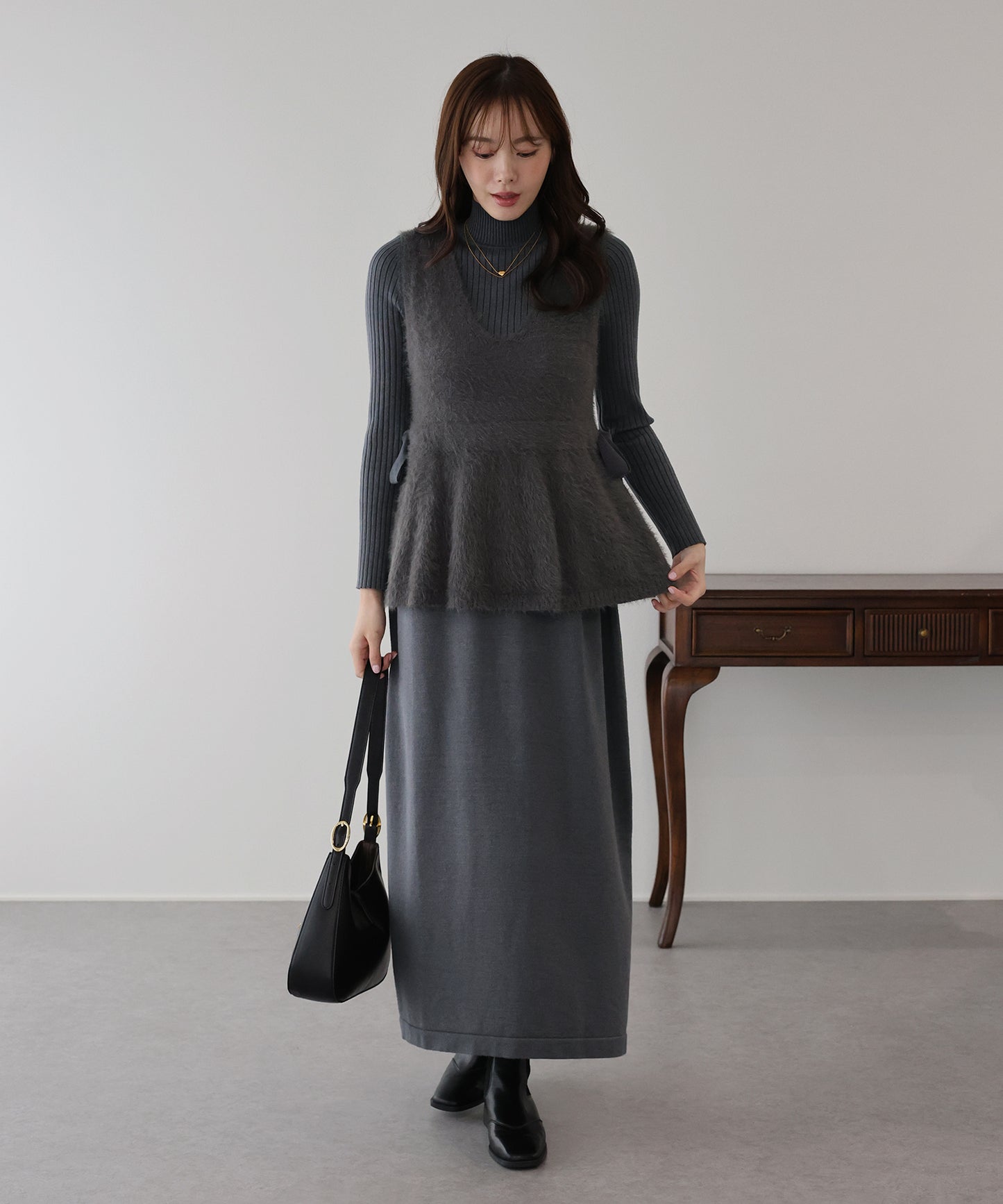 サイドリボンペプラムシャギーベスト＆ニットワンピース セット