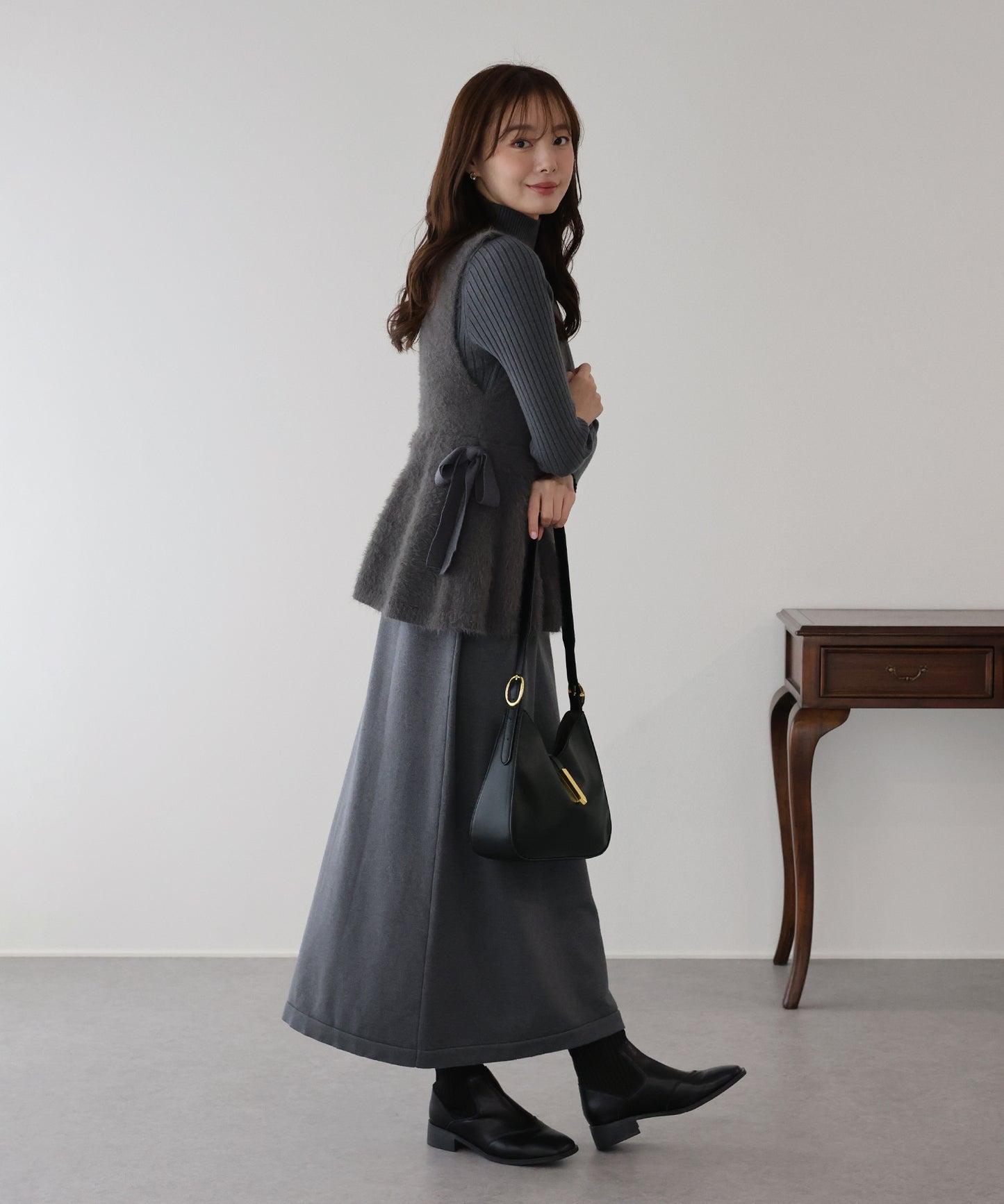 サイドリボンペプラムシャギーベスト＆ニットワンピース セット