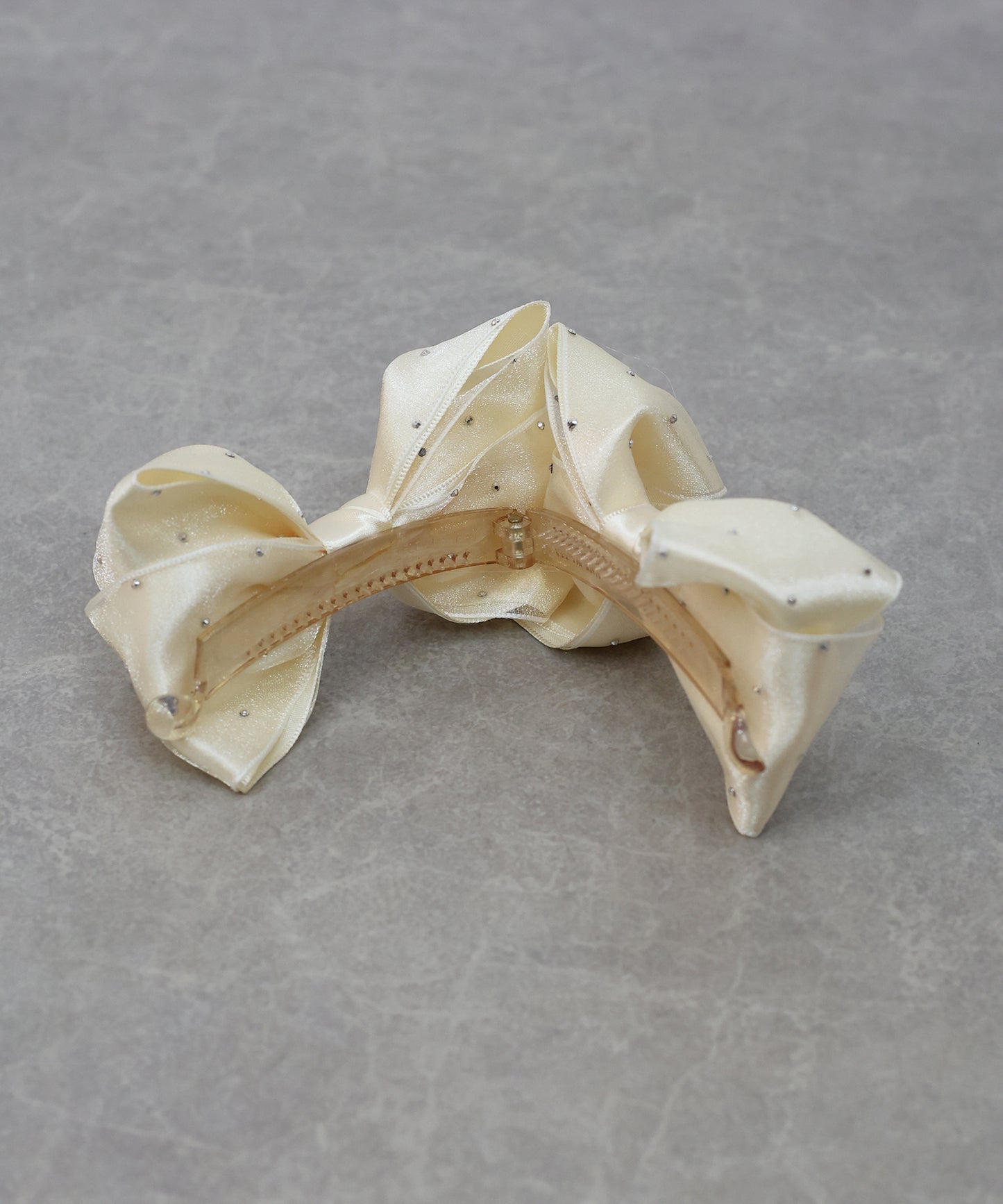 スタッズリボンバナナクリップ