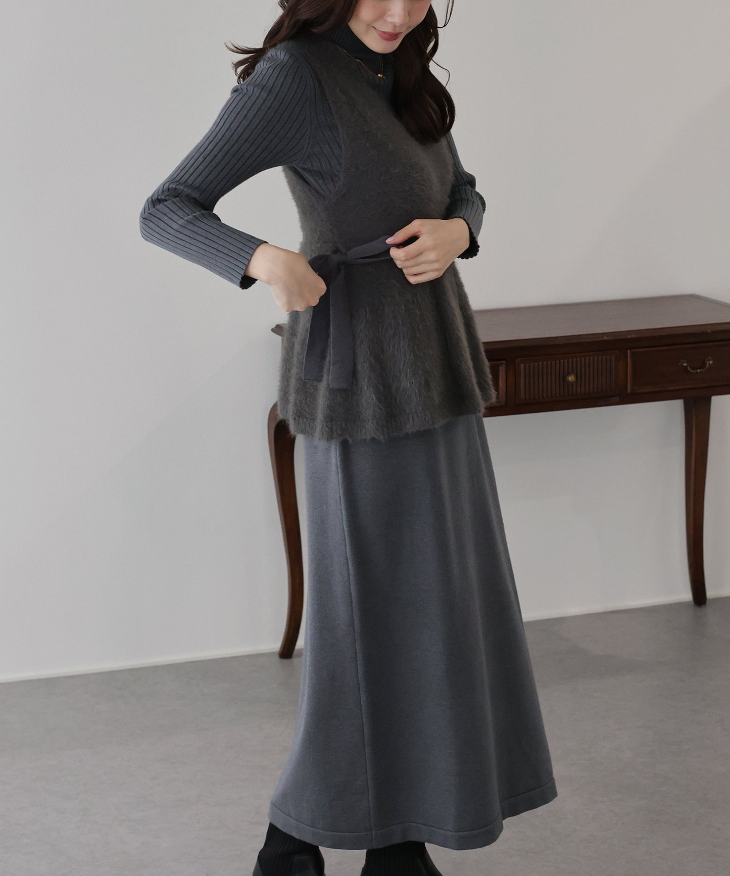 サイドリボンペプラムシャギーベスト＆ニットワンピース セット