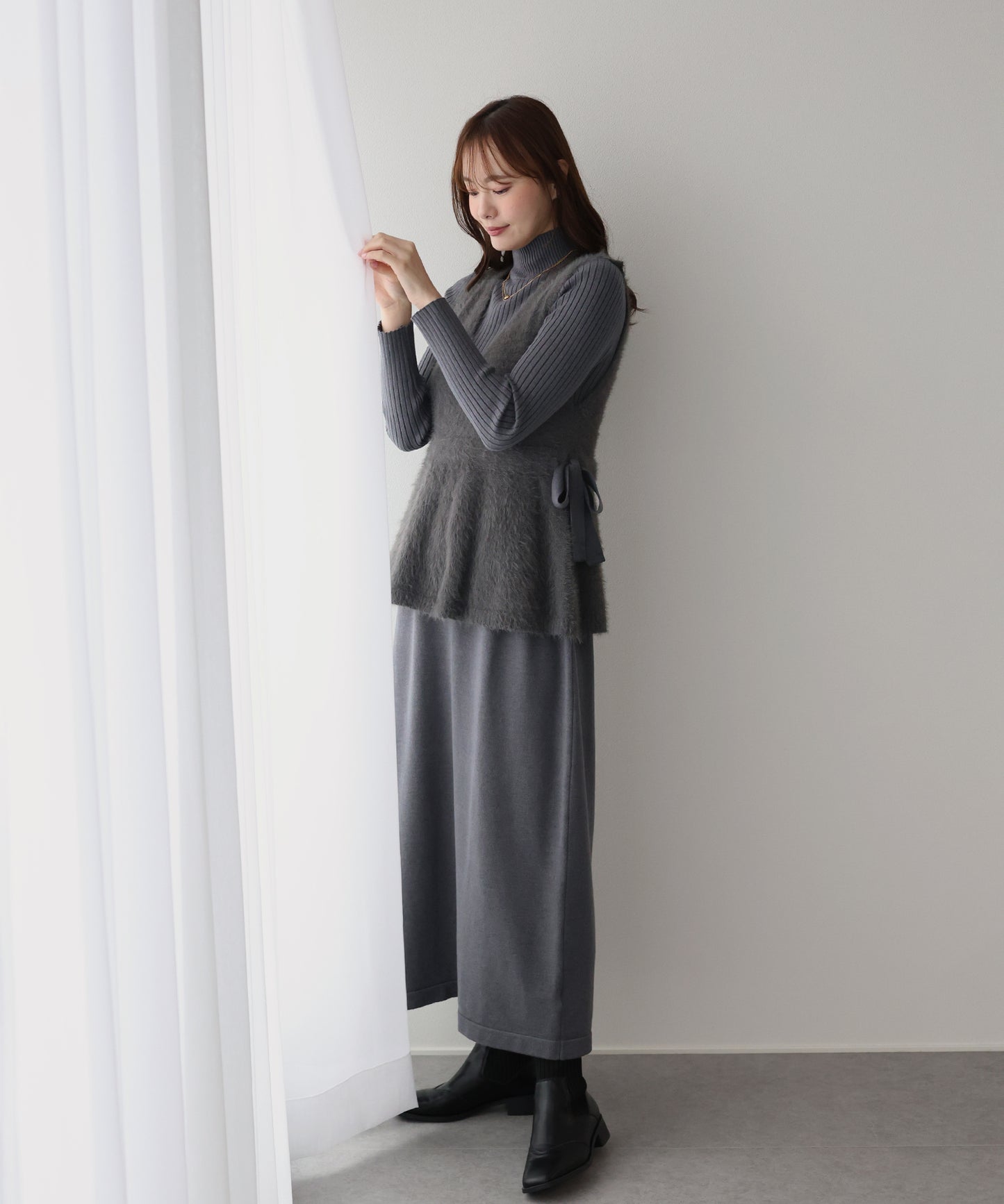 サイドリボンペプラムシャギーベスト＆ニットワンピース セット