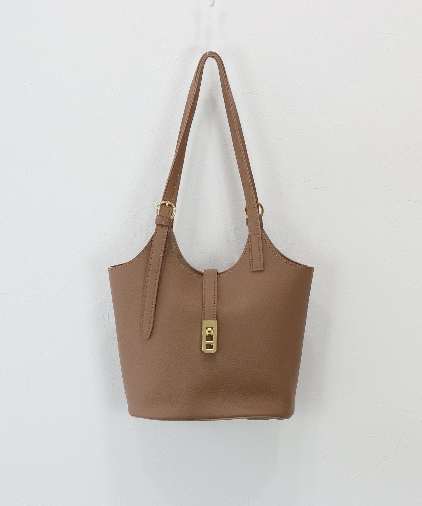 フェイクレザートートバッグ