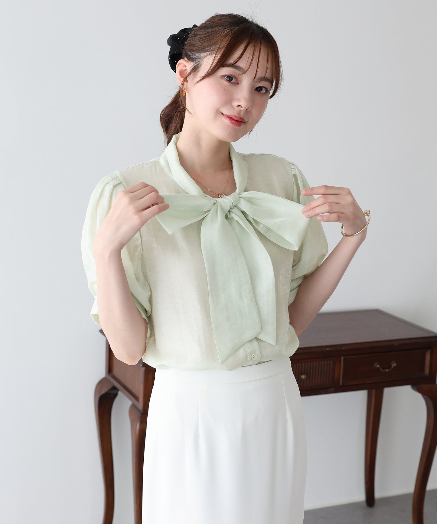 【早割5％OFF】リボンシアーサテンブラウス【メール便】