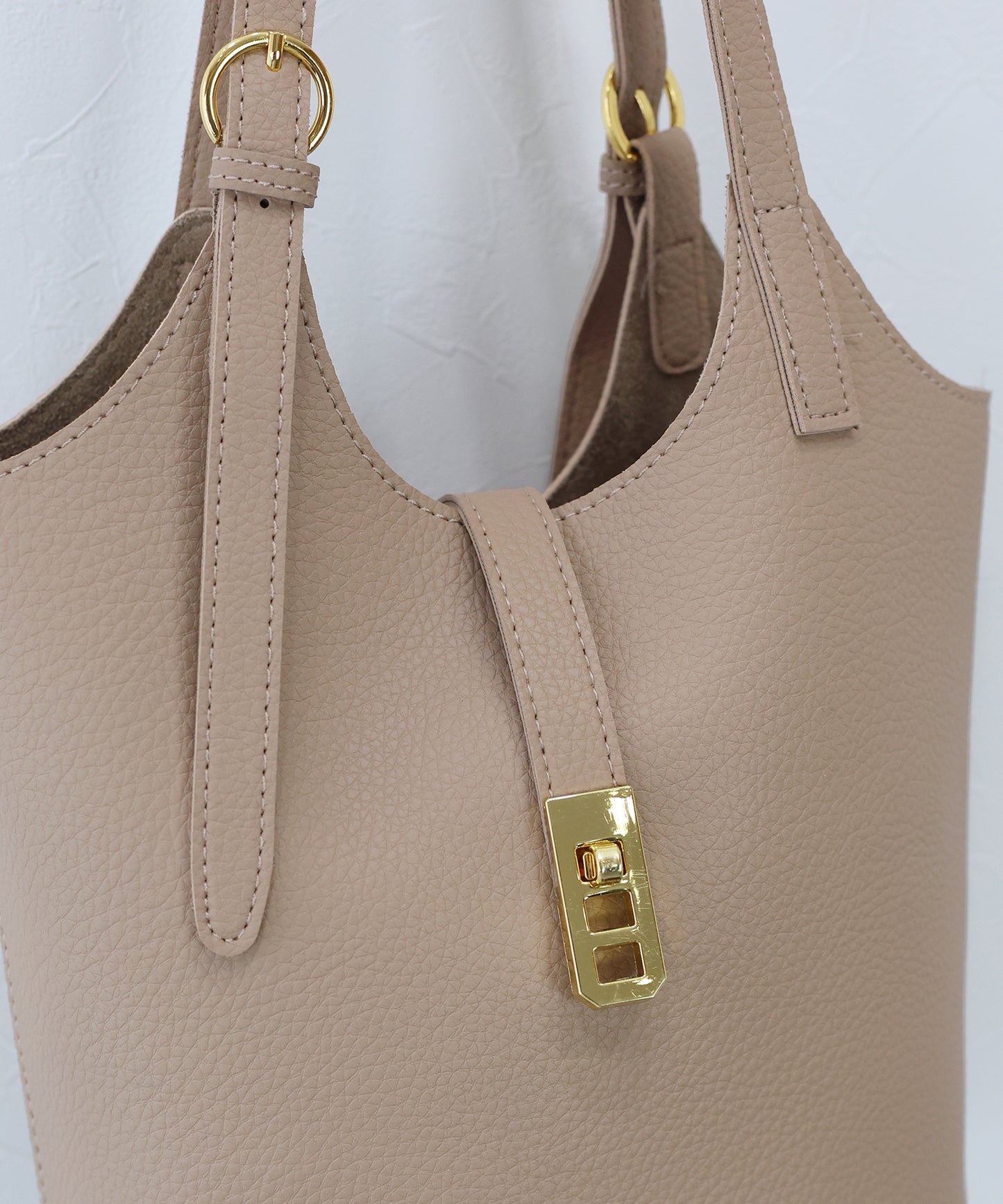 フェイクレザートートバッグ