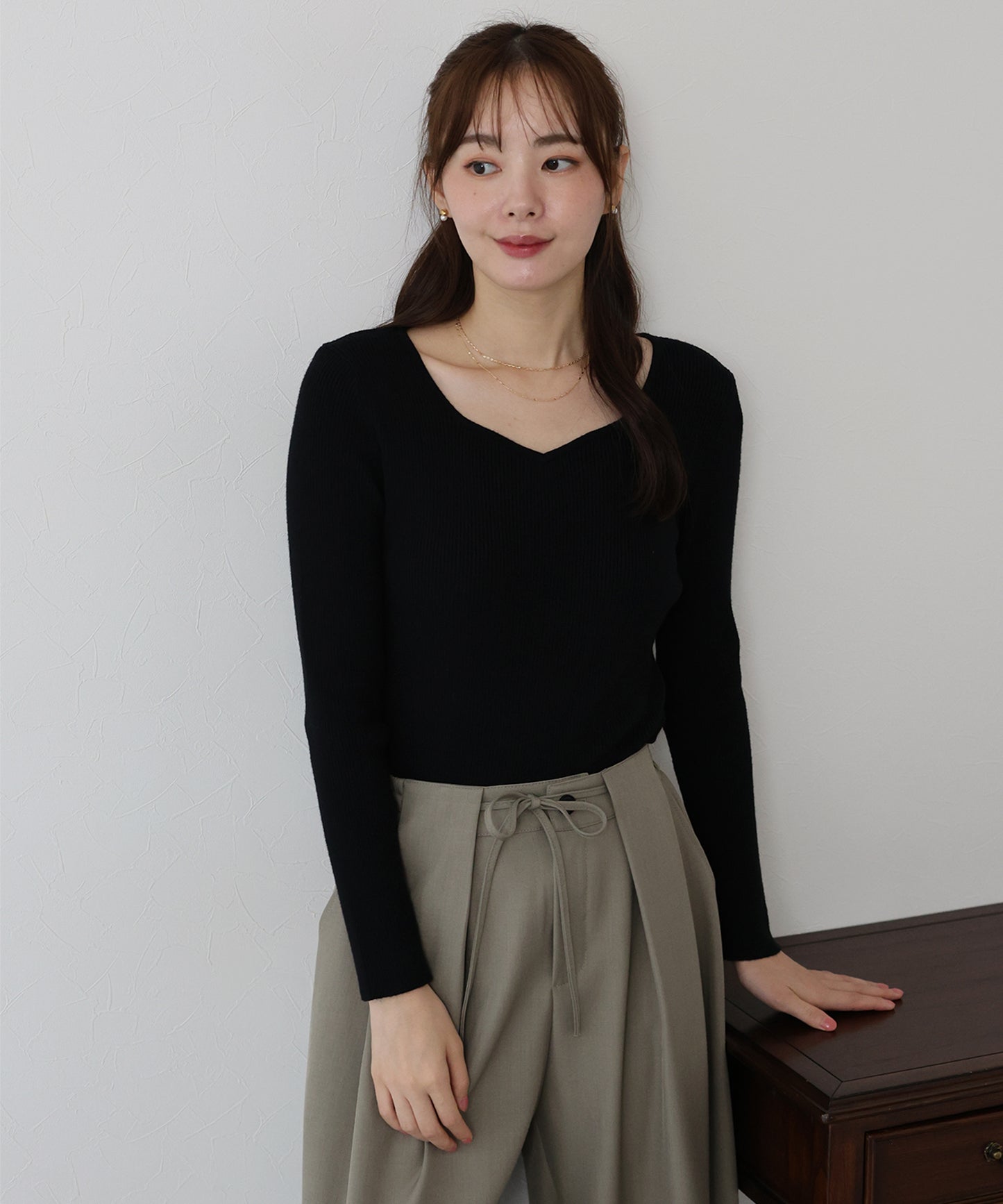 ハートネックリブニット