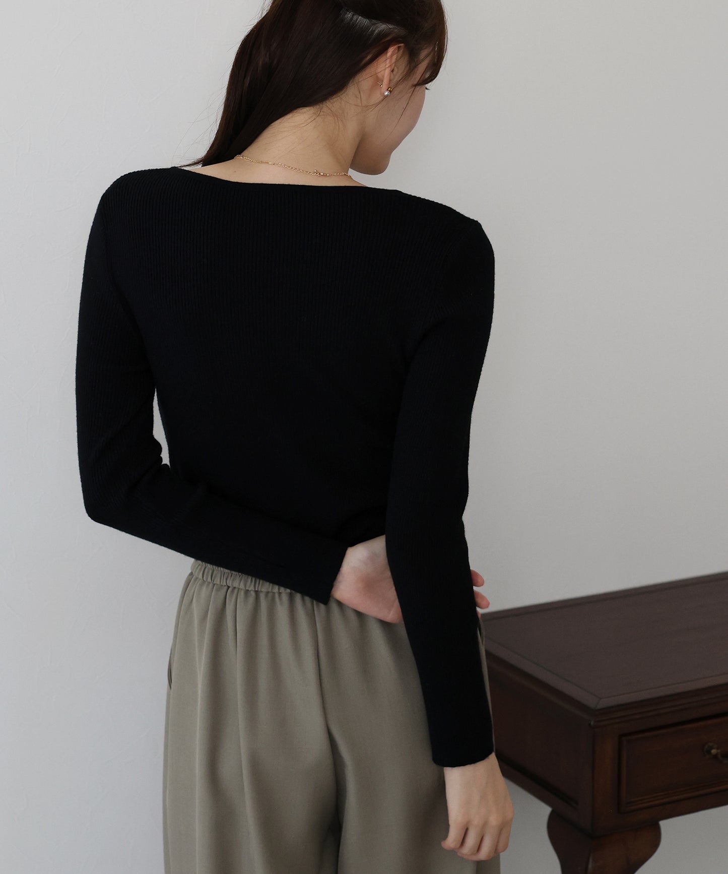 ハートネックリブニット