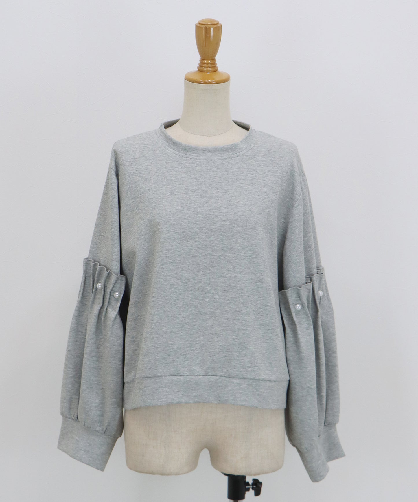 【早割5％OFF】ギャザースリーブパールスウェット