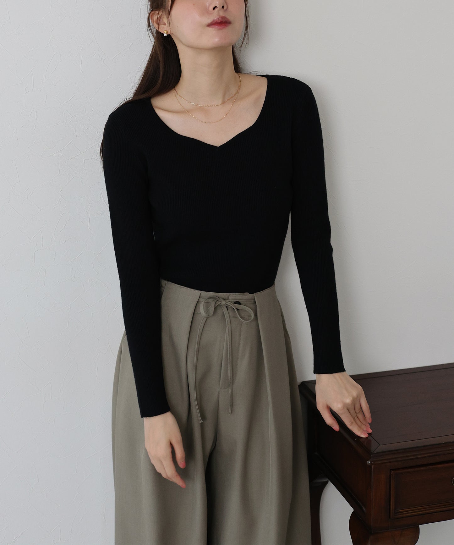 ハートネックリブニット