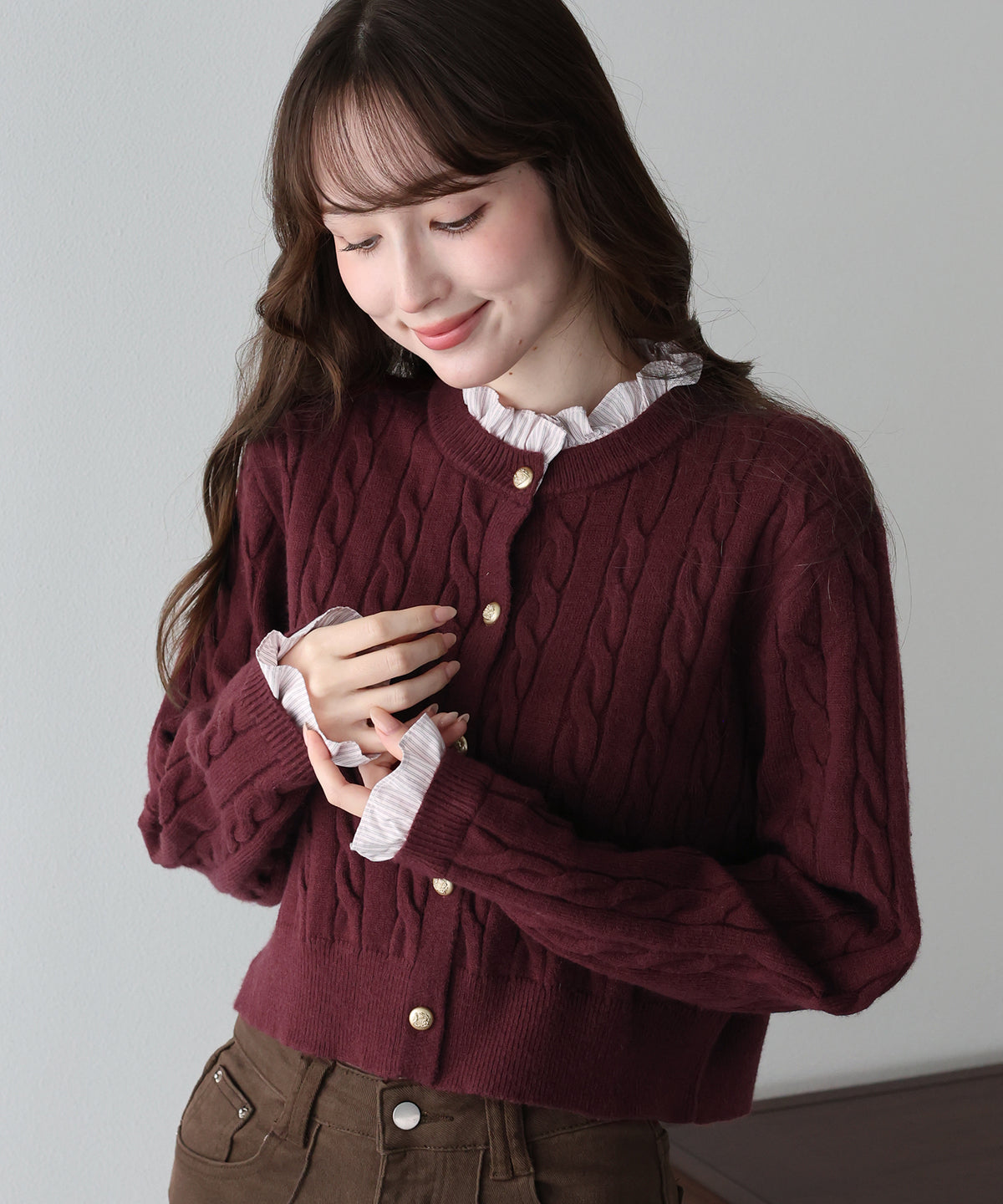 【早割5％OFF】フリルシャツケーブルニットカーディガン