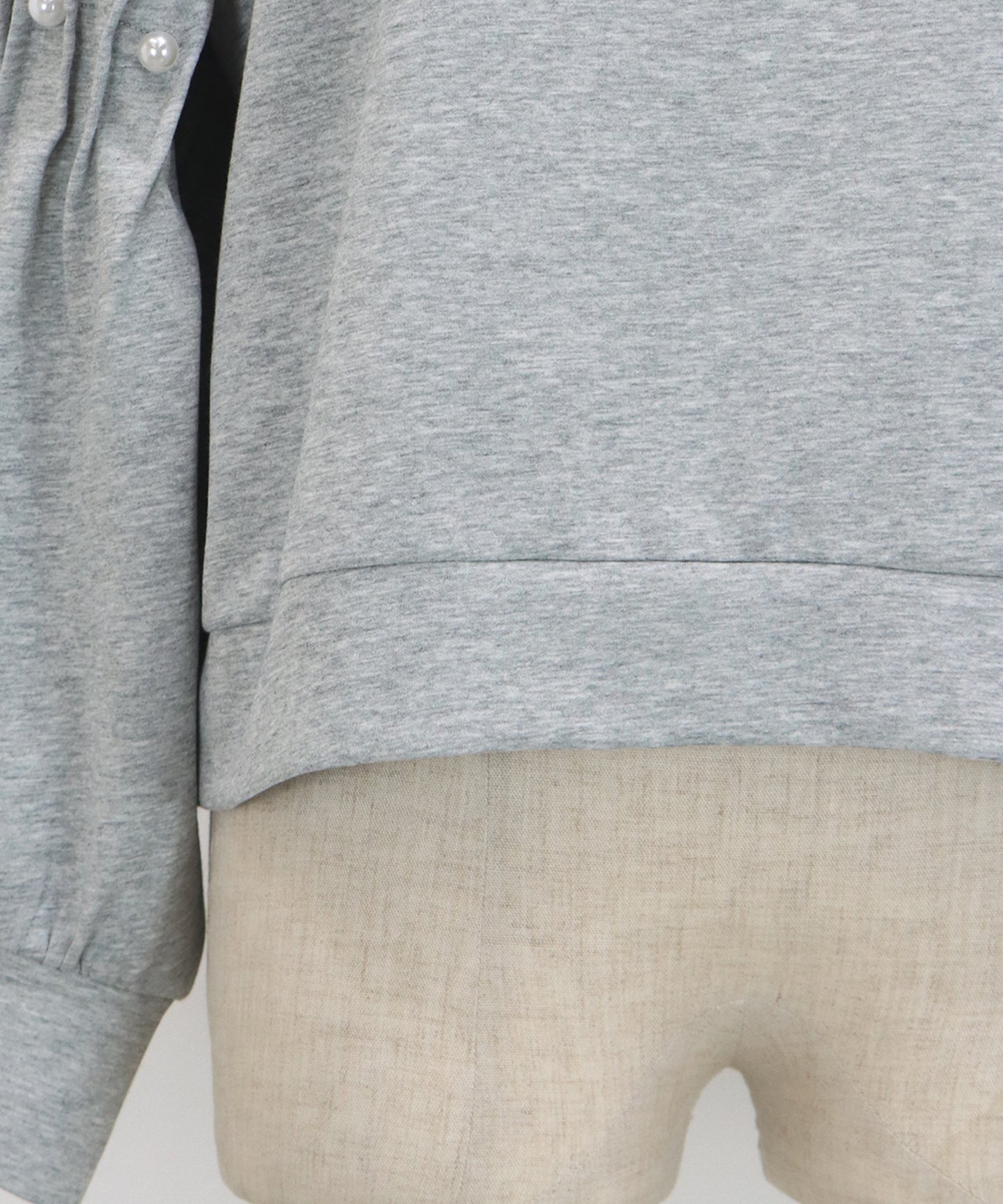 【早割5％OFF】ギャザースリーブパールスウェット