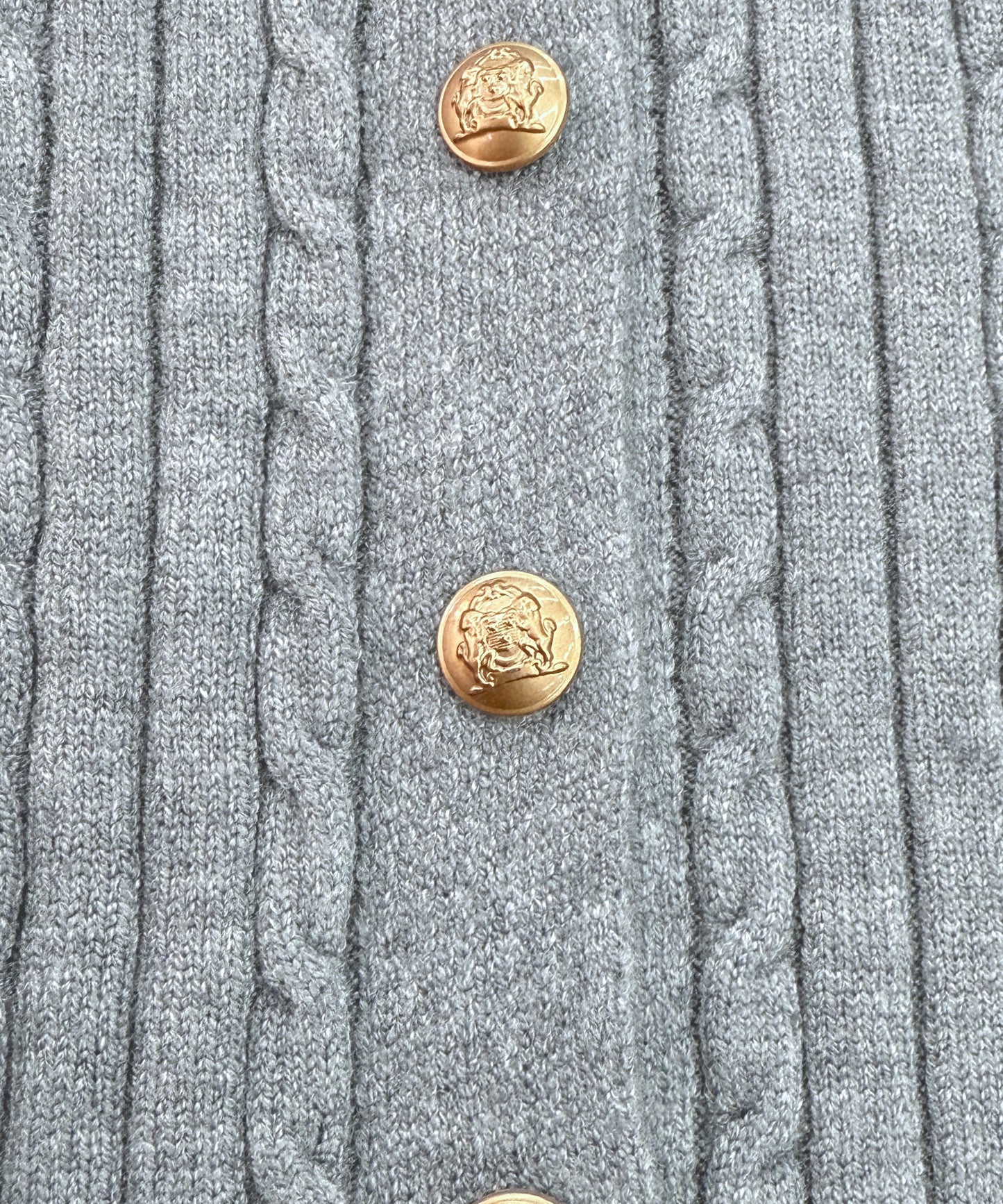 ゴールドボタンケーブルクルーカーディガン