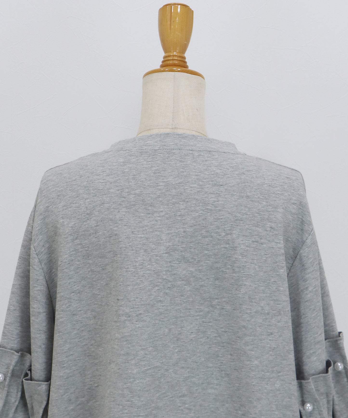 【早割5％OFF】ギャザースリーブパールスウェット