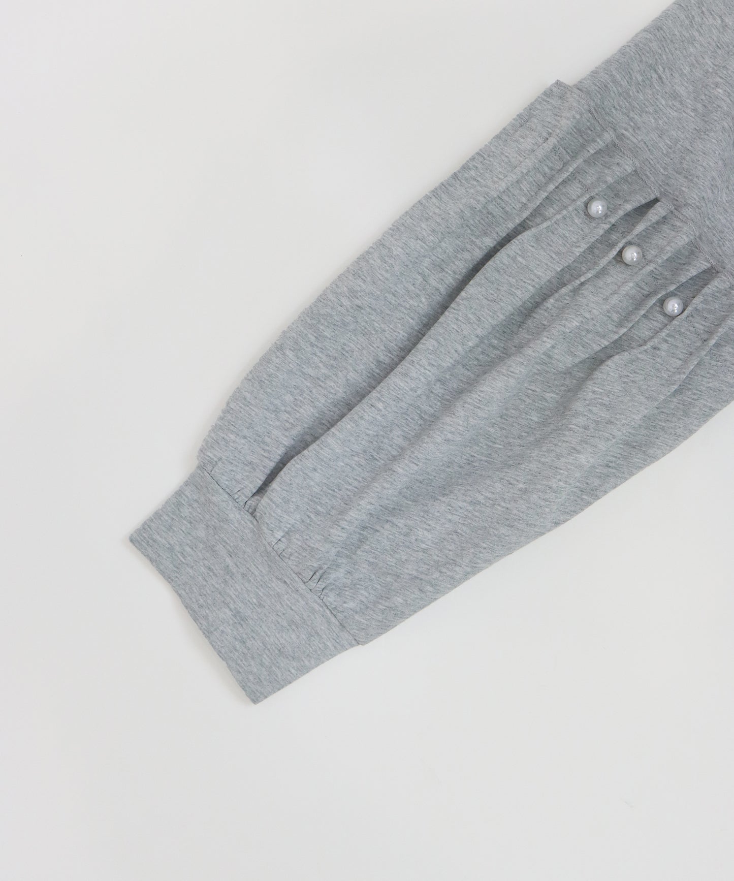 【早割5％OFF】ギャザースリーブパールスウェット