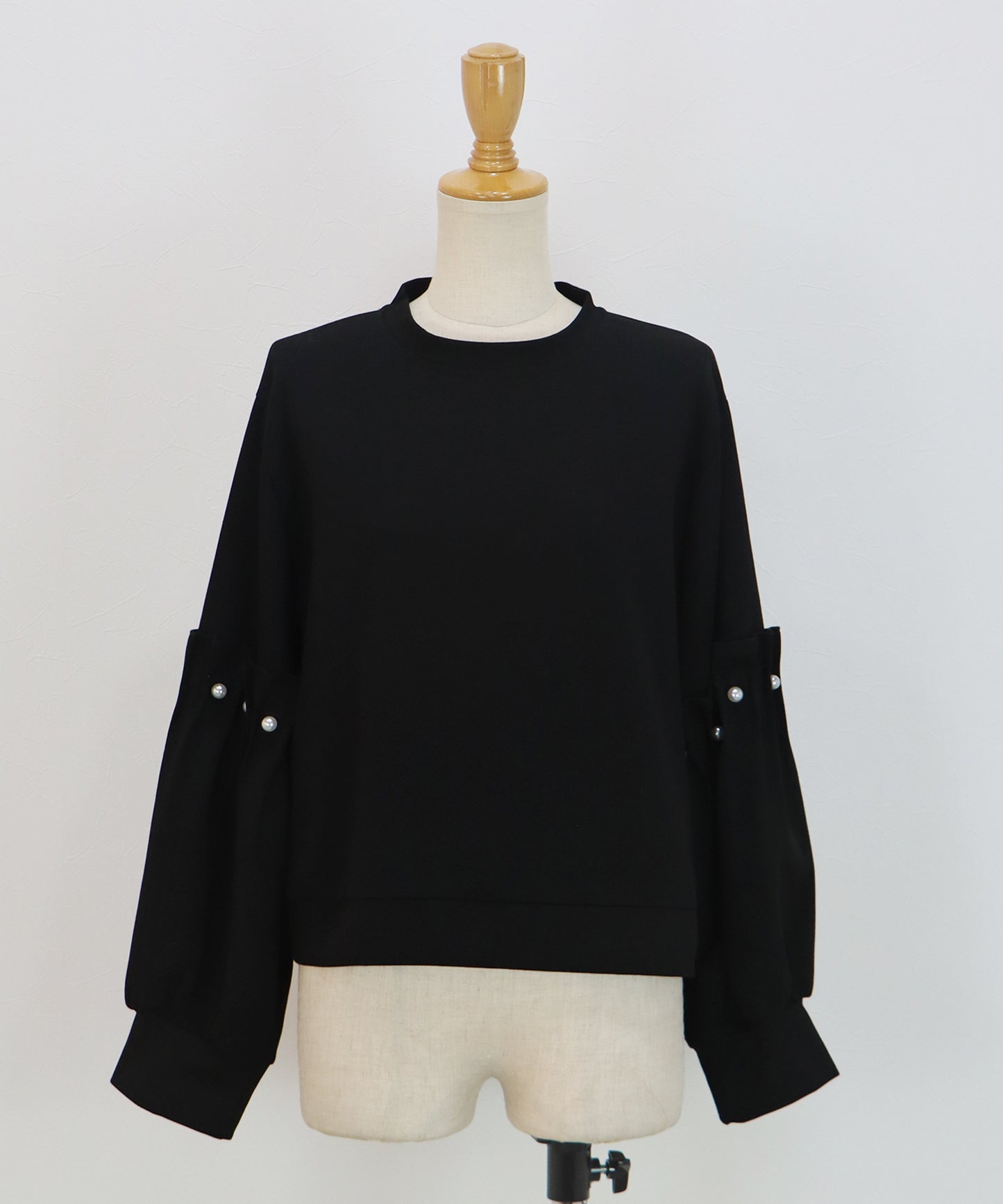 【早割5％OFF】ギャザースリーブパールスウェット