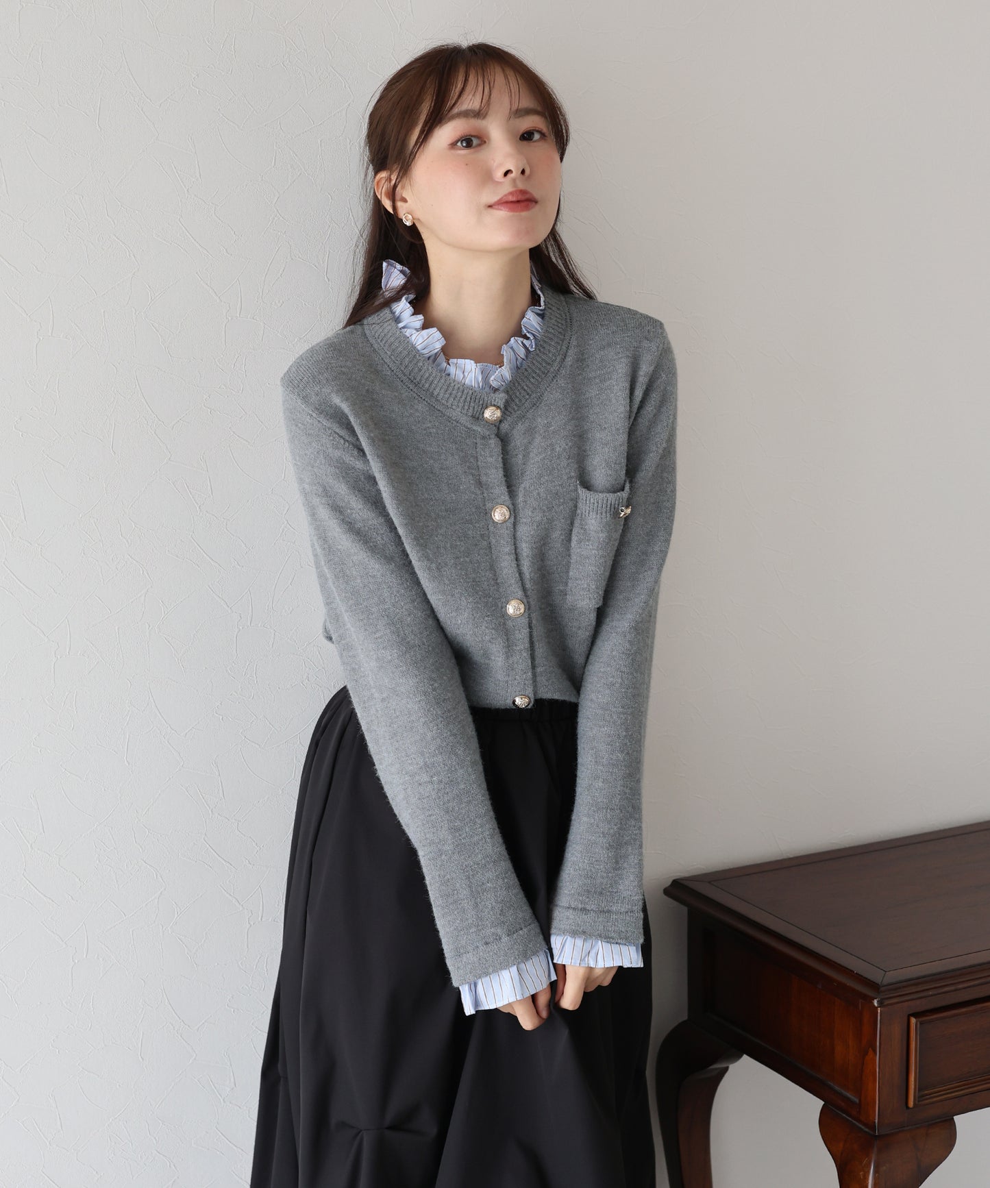 フリルシャツ襟カーディガン