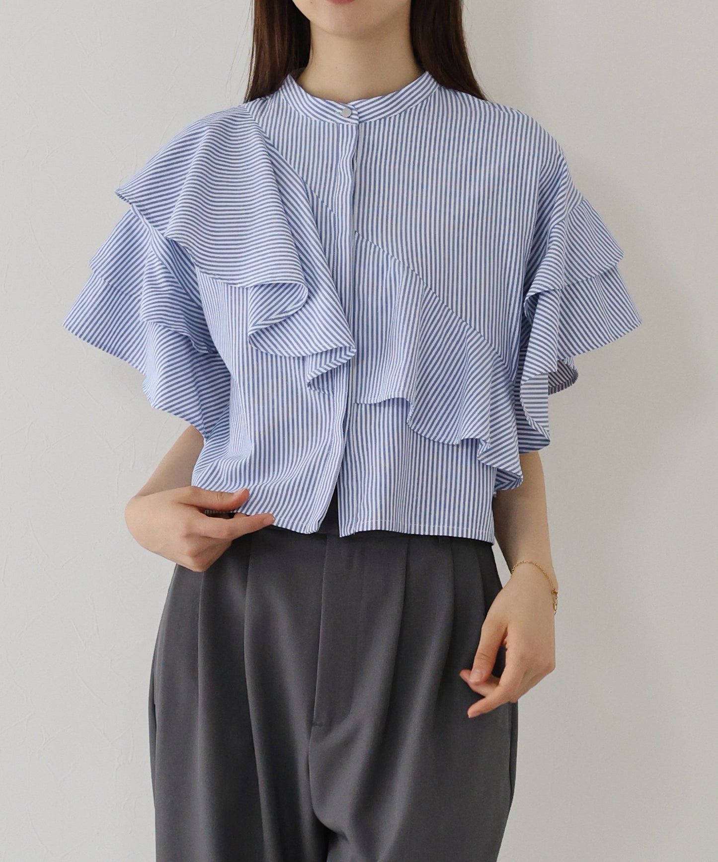 【新商品限定5％OFF（木）】[J by blue] 半袖フリルシャツ