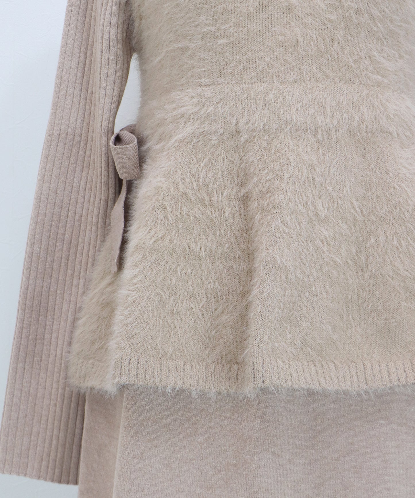 サイドリボンペプラムシャギーベスト＆ニットワンピース セット