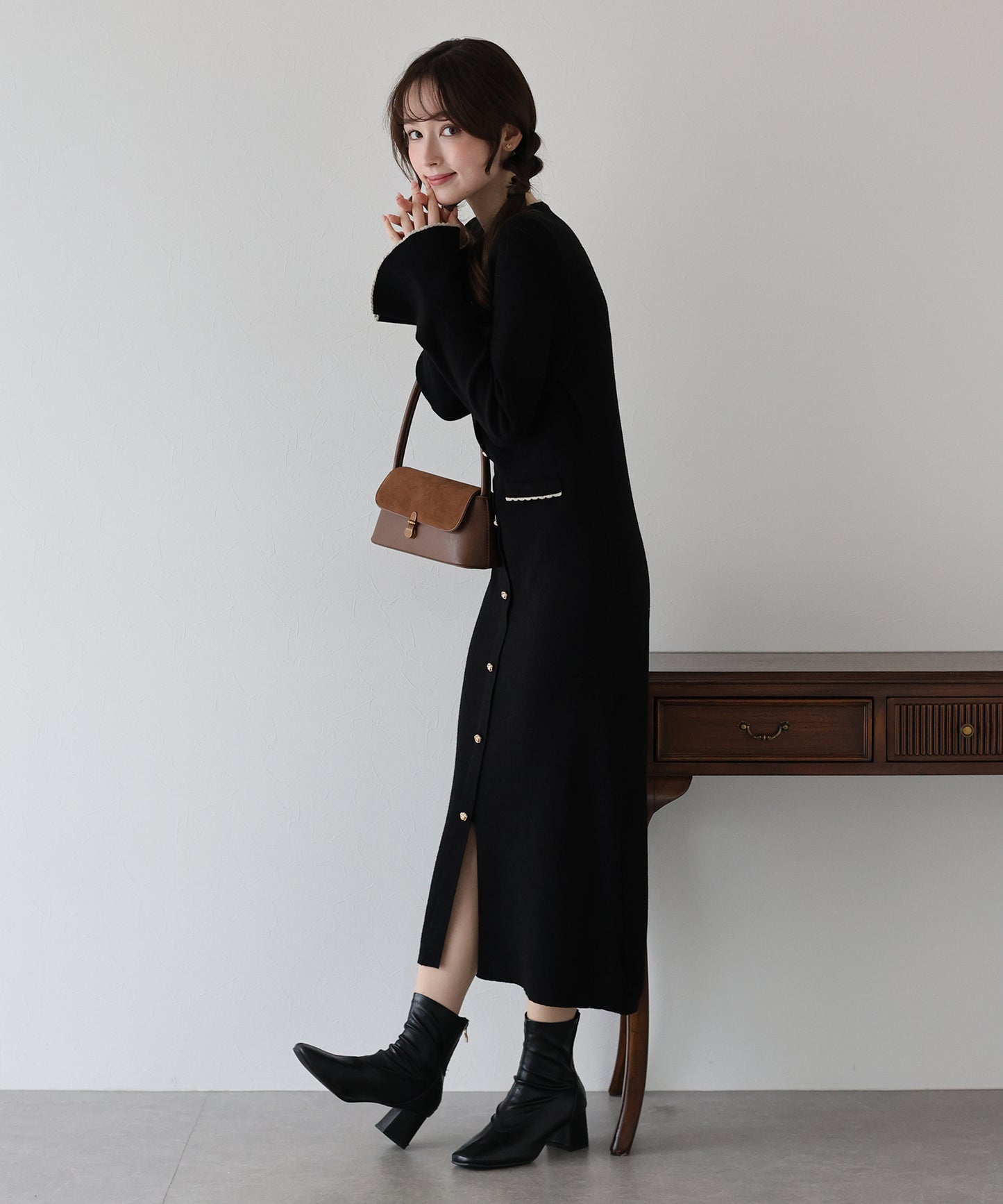 【早割5％OFF】金ボタンニットワンピース