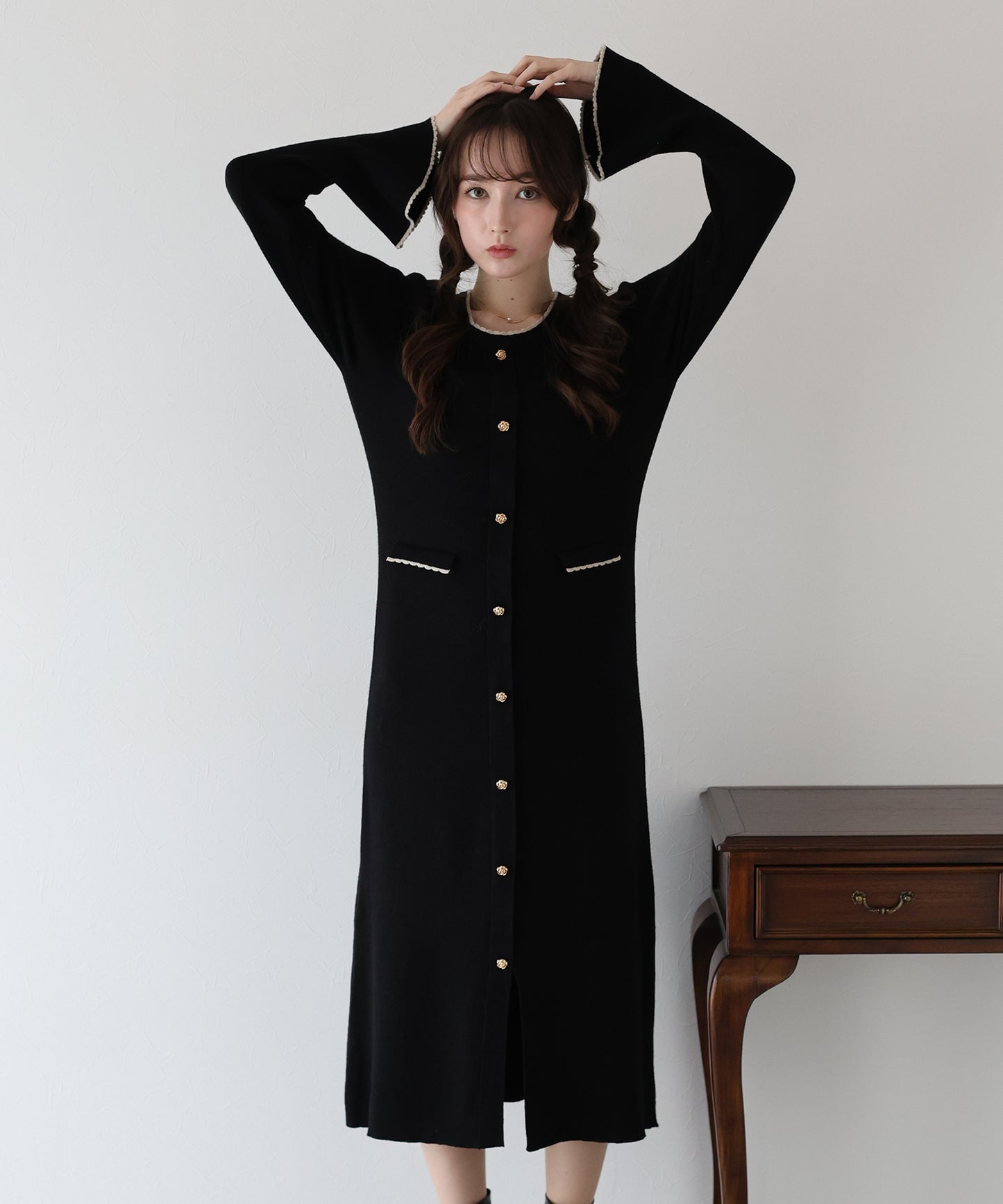 【早割5％OFF】金ボタンニットワンピース