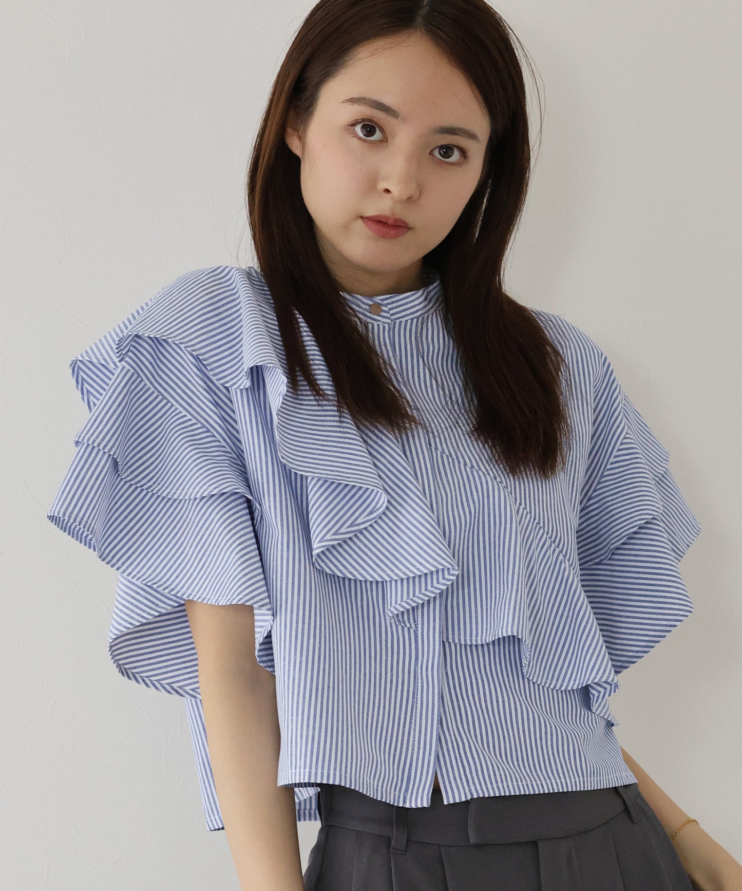 【新商品限定5％OFF（木）】[J by blue] 半袖フリルシャツ