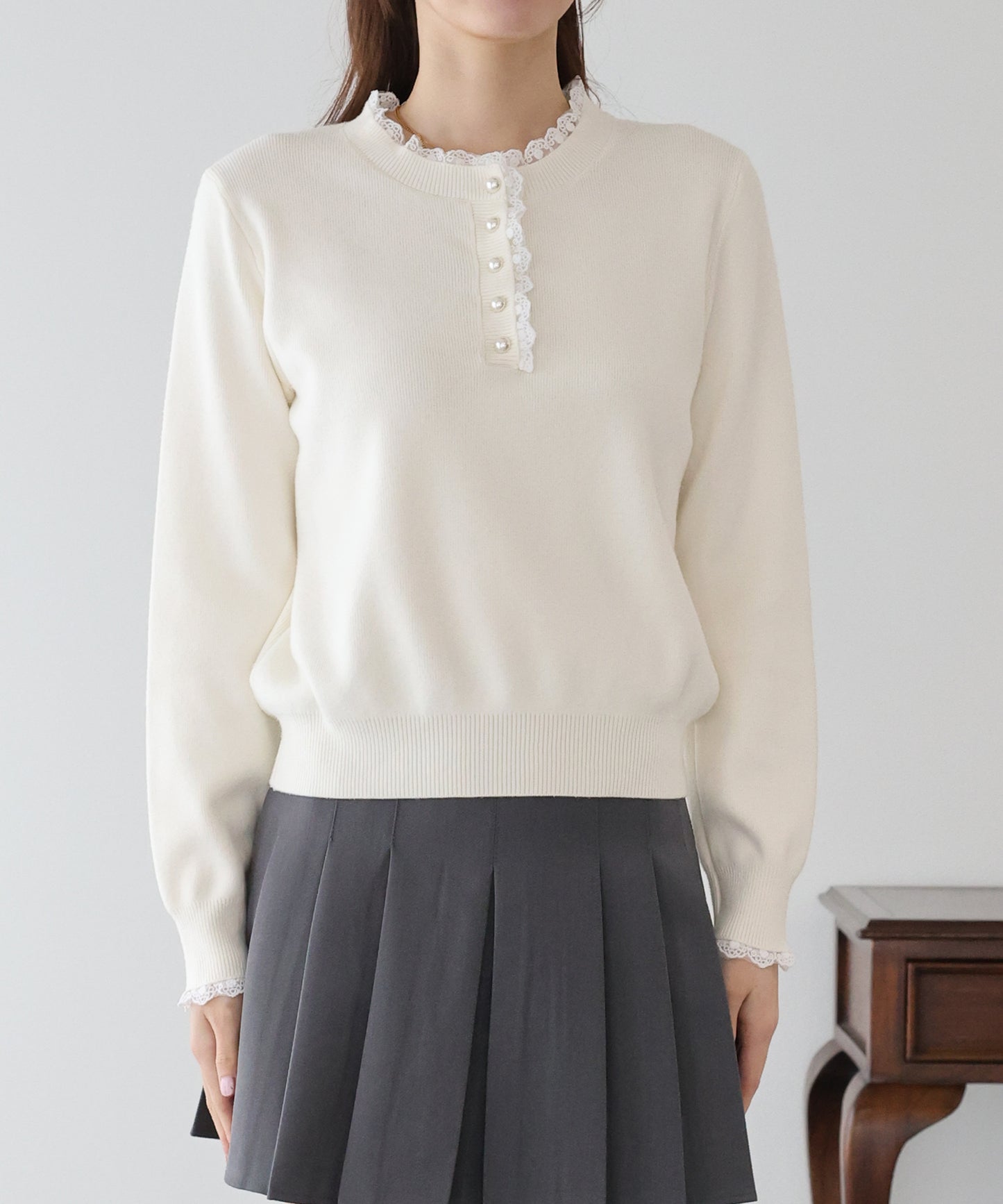 レースパールボタンニット