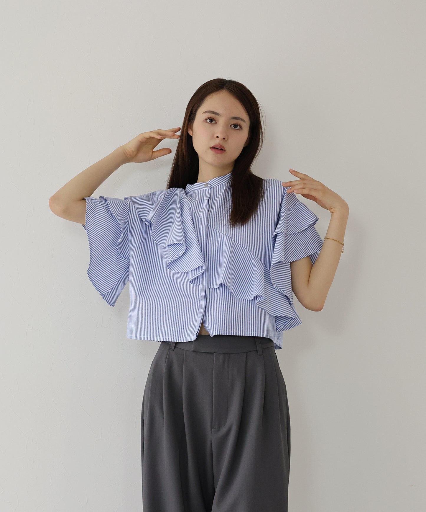 【新商品限定5％OFF（木）】[J by blue] 半袖フリルシャツ