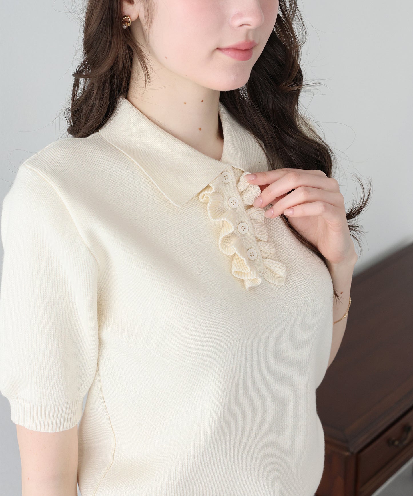 【早割5％OFF】フロントフリルポロニット
