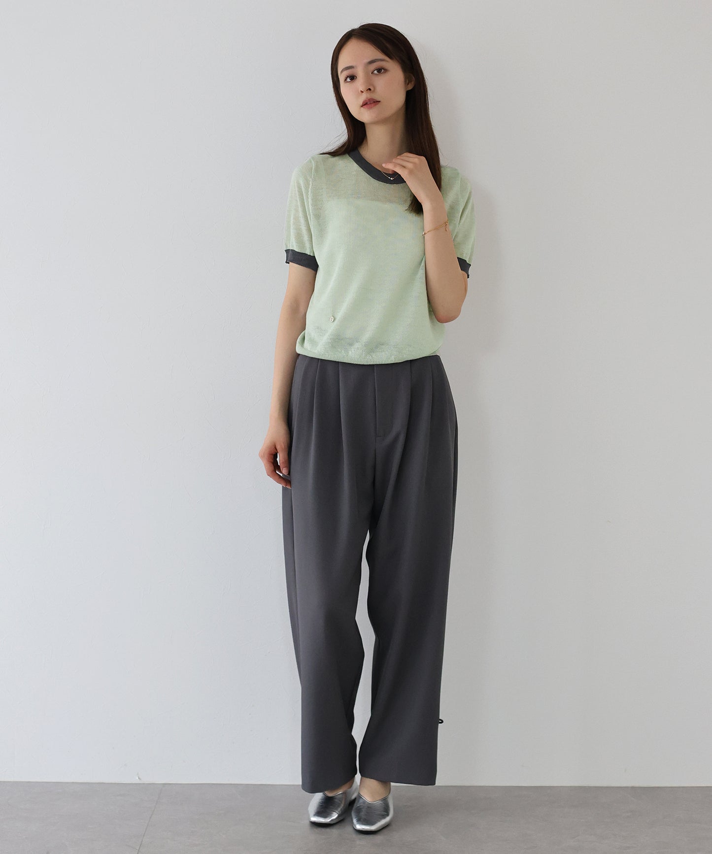 【新商品限定5％OFF（木）】ロゴ配色シアーニット