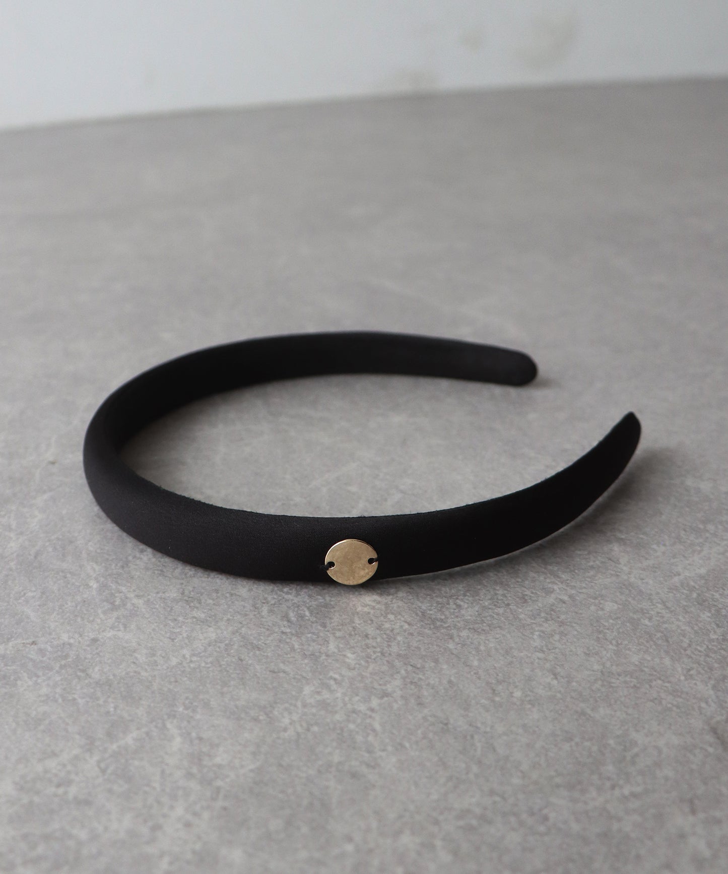 メタルモチーフサテンカチューシャ