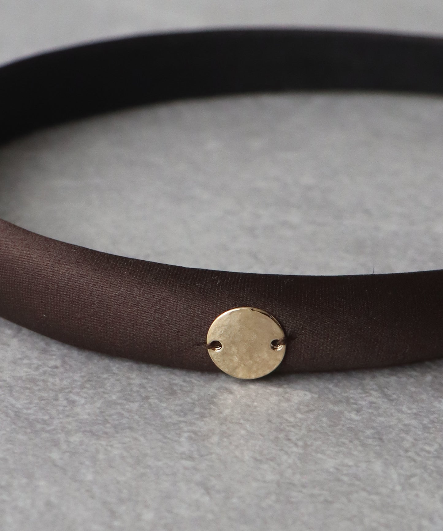 メタルモチーフサテンカチューシャ