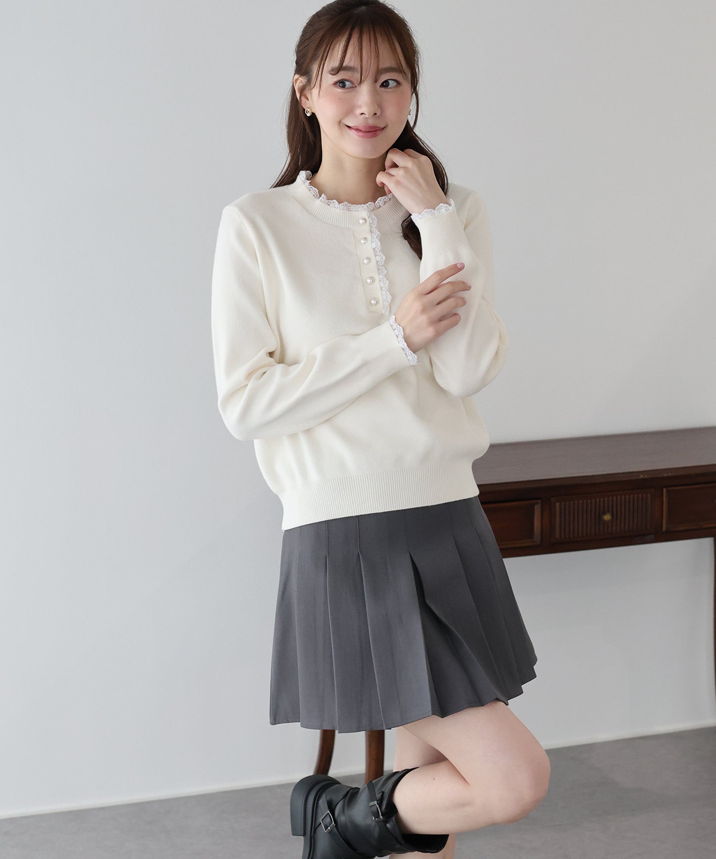 レースパールボタンニット