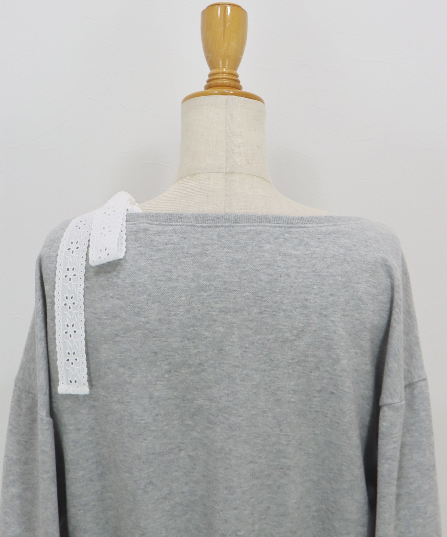 レースリボンオフショルスウェット