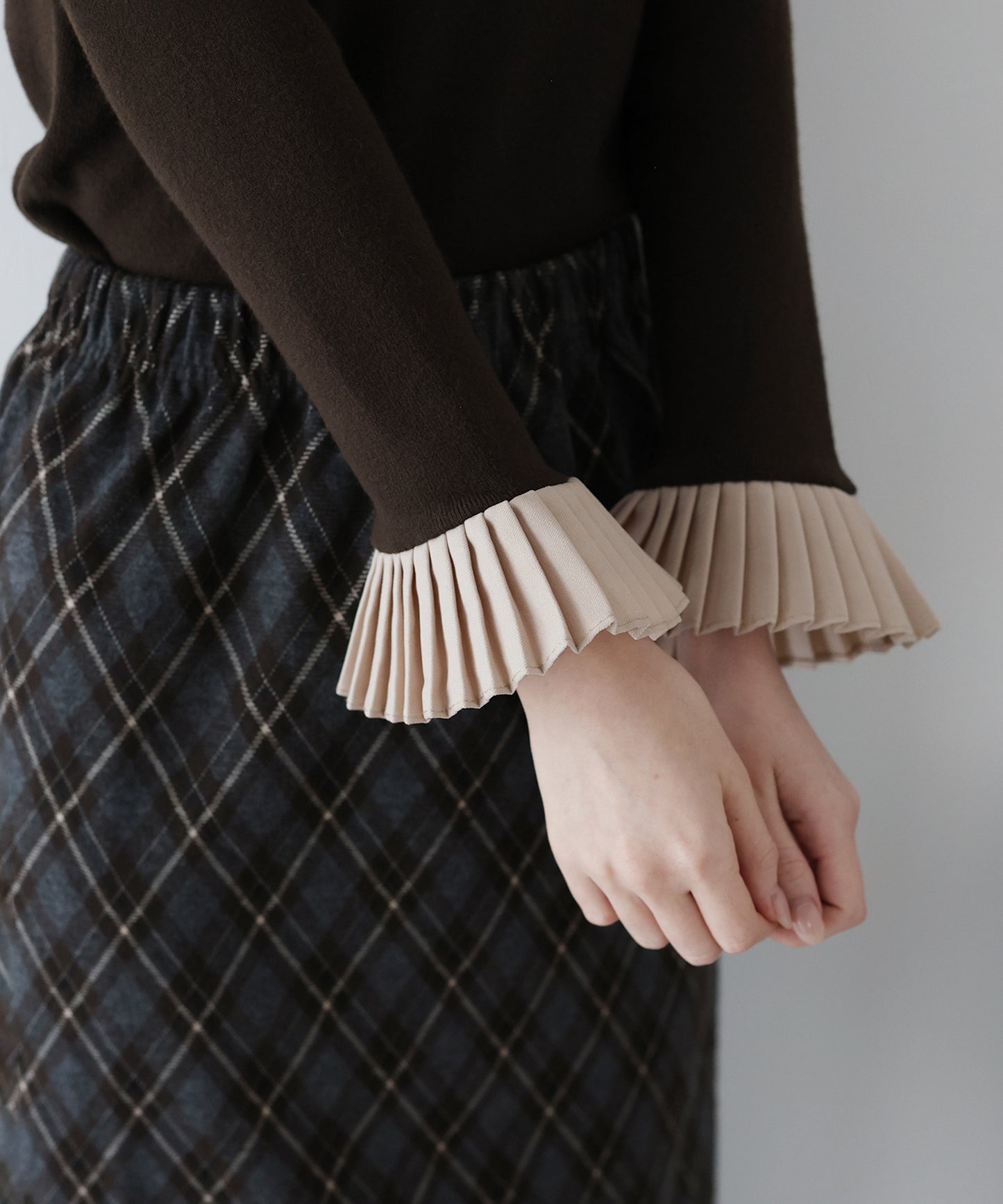 袖口プリーツニット