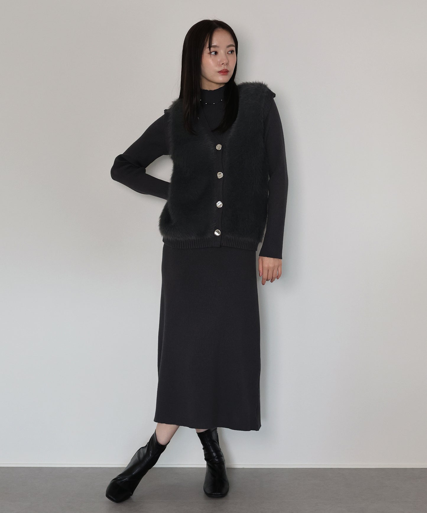 【早割5％OFF】シャギーベスト＆ニットワンピースセットアップ