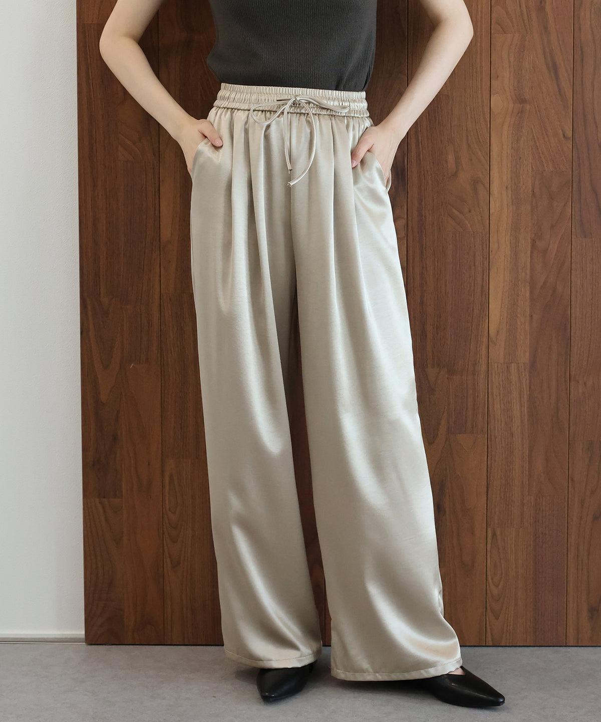【早割5％OFF】サテンドロストワイドパンツ