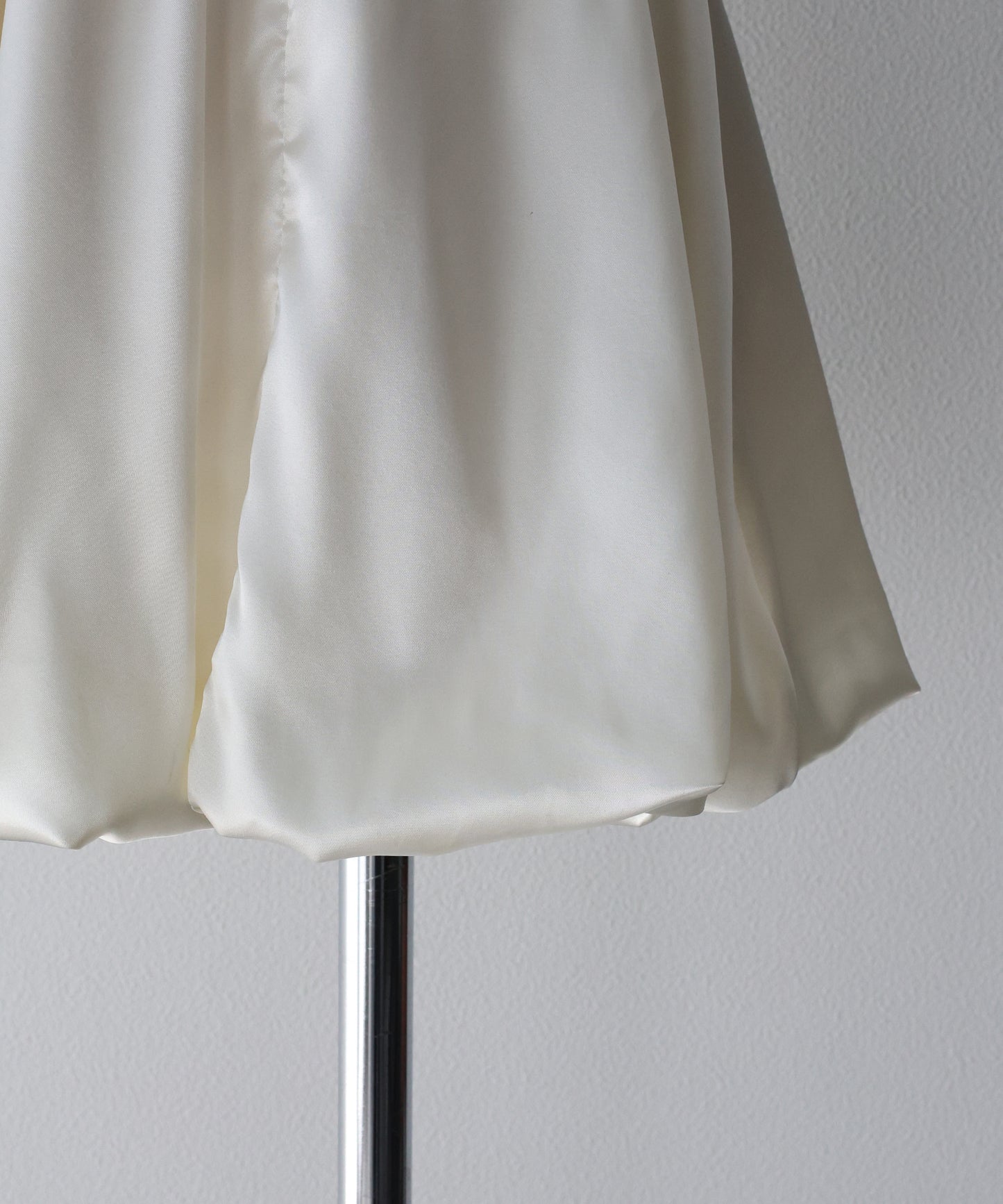 サテンバルーンミニスカート
