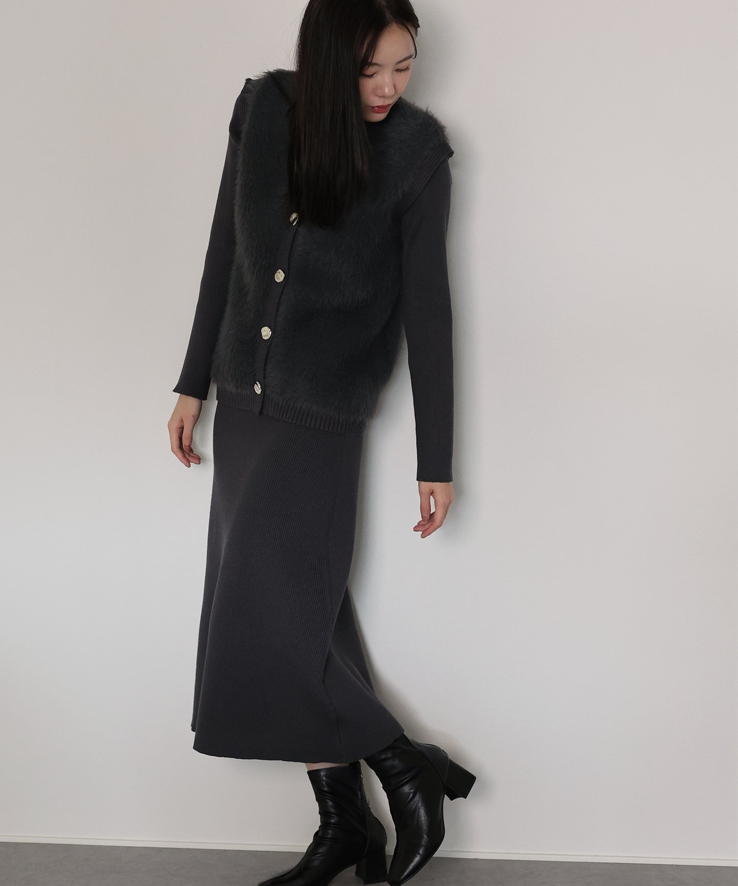 【早割5％OFF】シャギーベスト＆ニットワンピースセットアップ