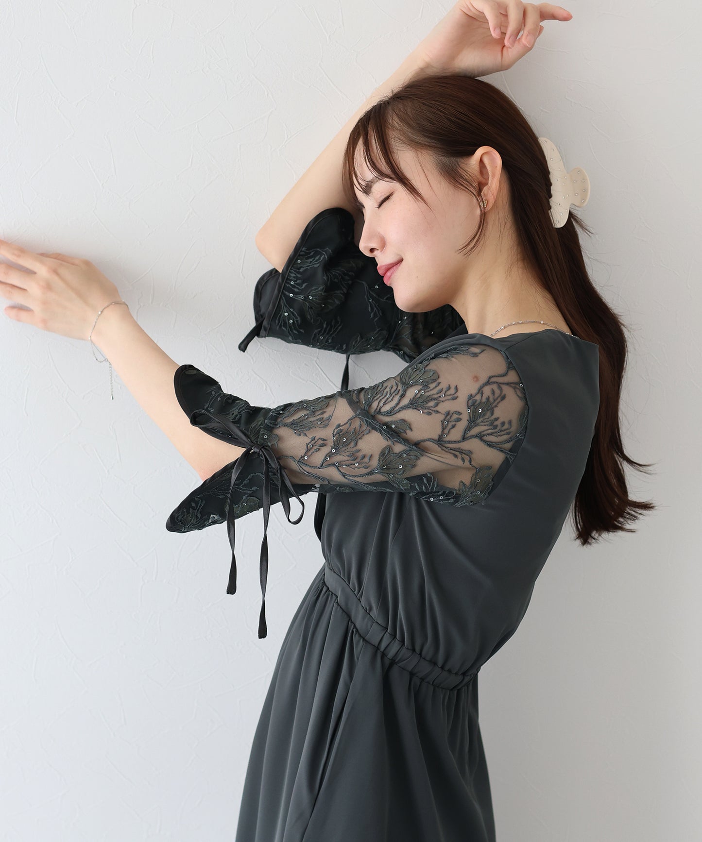 【TIME SALE】フラワー刺繍カシュクールドレス