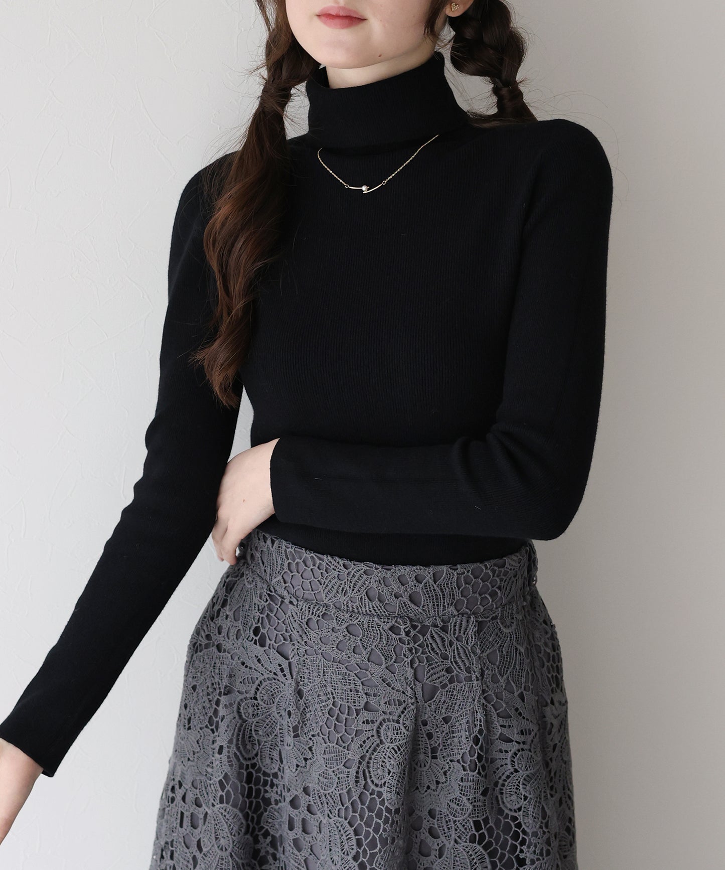 ウール混タートルネックニット