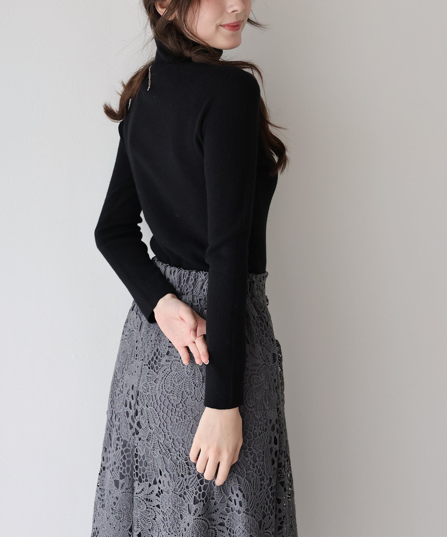 ウール混タートルネックニット