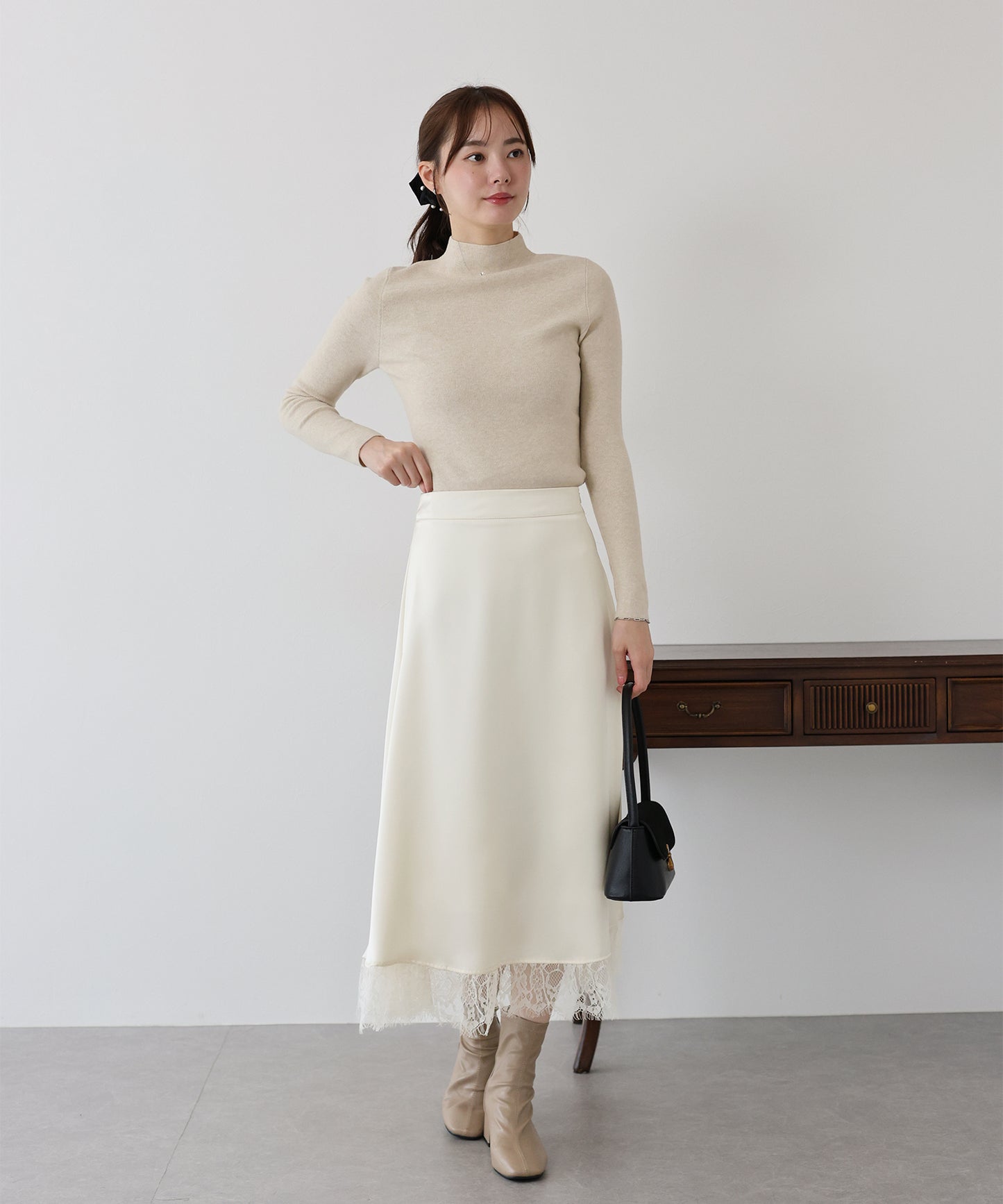 【早割5％OFF】レース切替サテンマーメイドスカート
