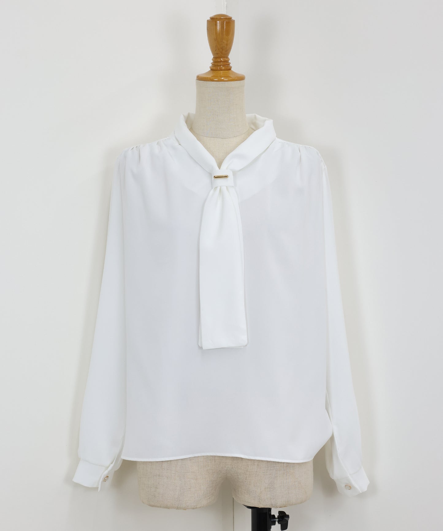 【早割5％OFF】メタルバー付きボウタイブラウス【ネコポス】
