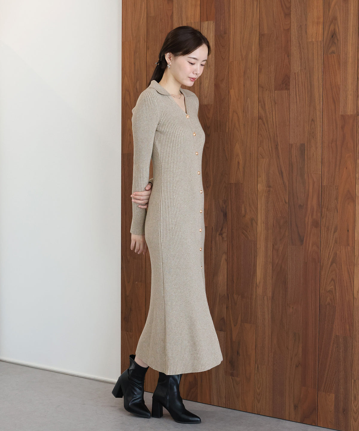【早割5％OFF】金釦スキッパーリブニットワンピース
