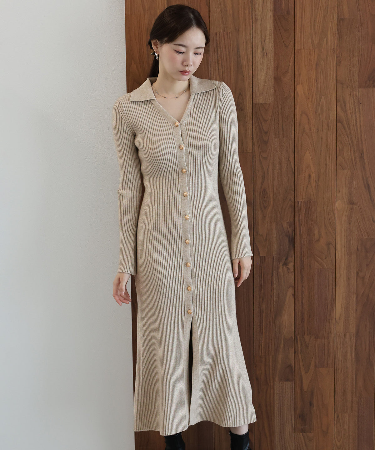 【早割5％OFF】金釦スキッパーリブニットワンピース