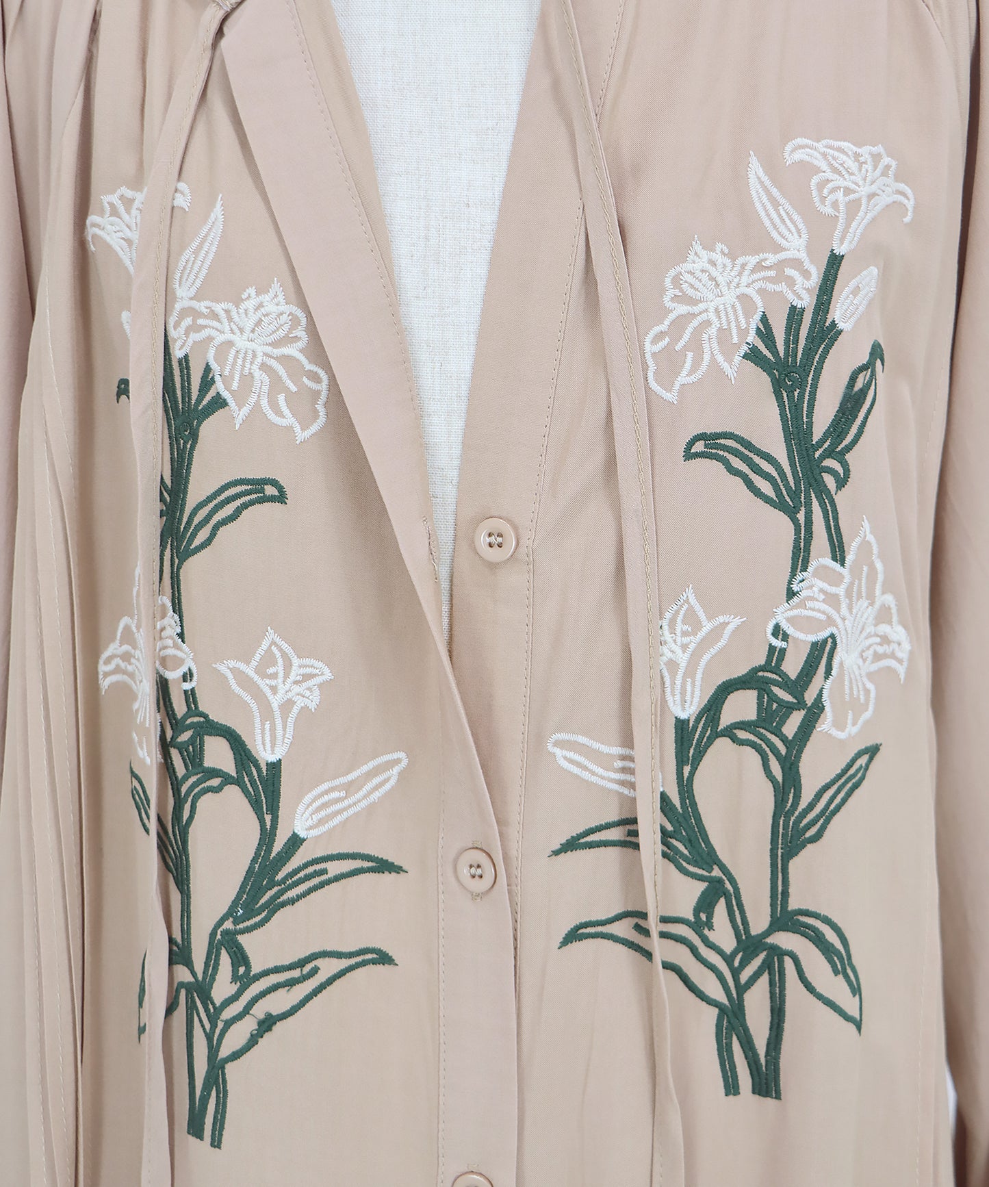 フラワー刺繍ワンピース