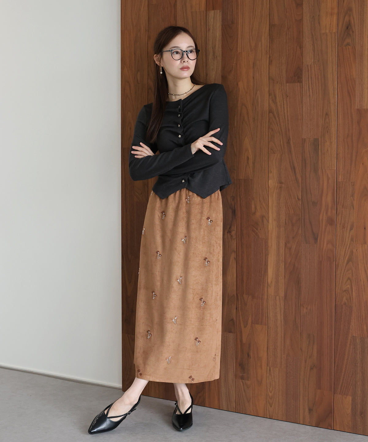 【早割5％OFF】フラワー刺繍スウェードタイトスカート