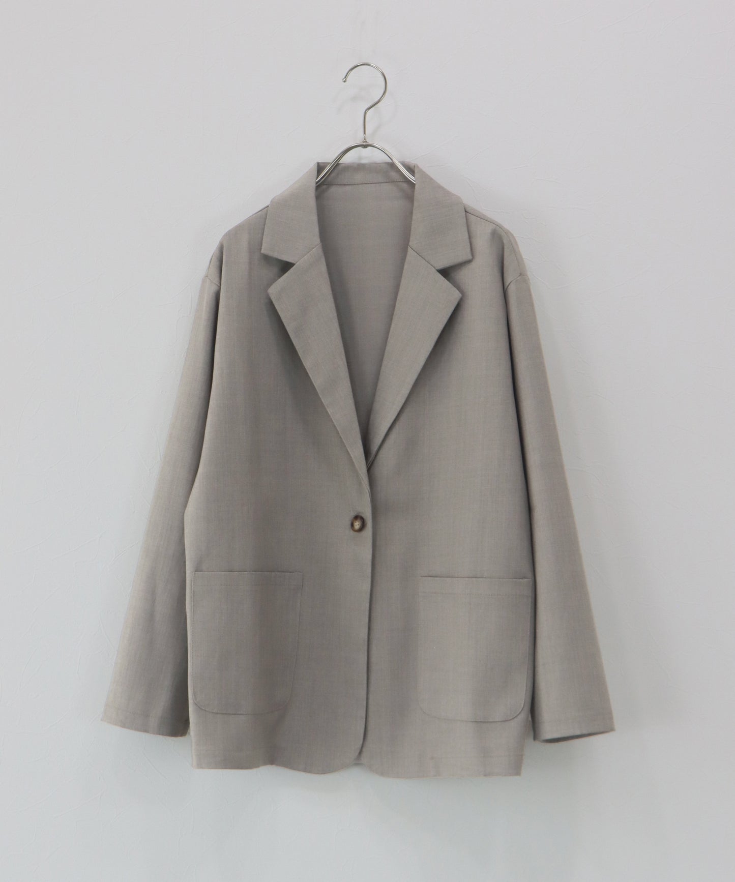 テーラードジャケット×パンツセットアップ